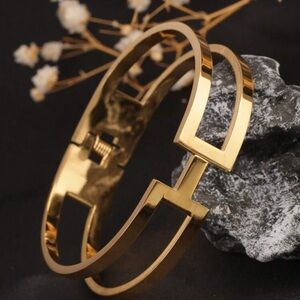18K Gold Plated Geometric Open Bangle Bracelet